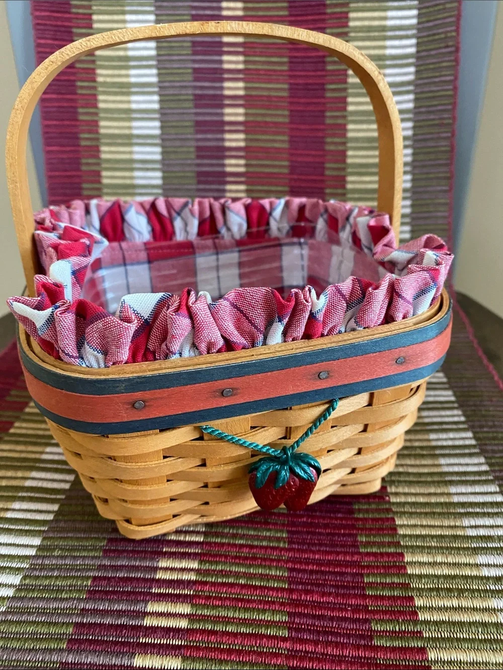 Longaberger 2001 All-American Strawberry Basket 🧺